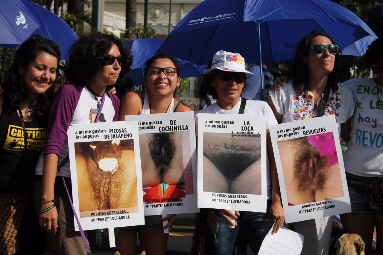 Miembros de la Agrupación Ciudadana por la Despenalización del Aborto y la Colectiva Feminista de El Salvador